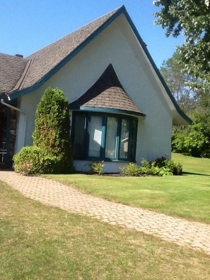 B&B Aux Deux Pignons Donnacona Exterior foto
